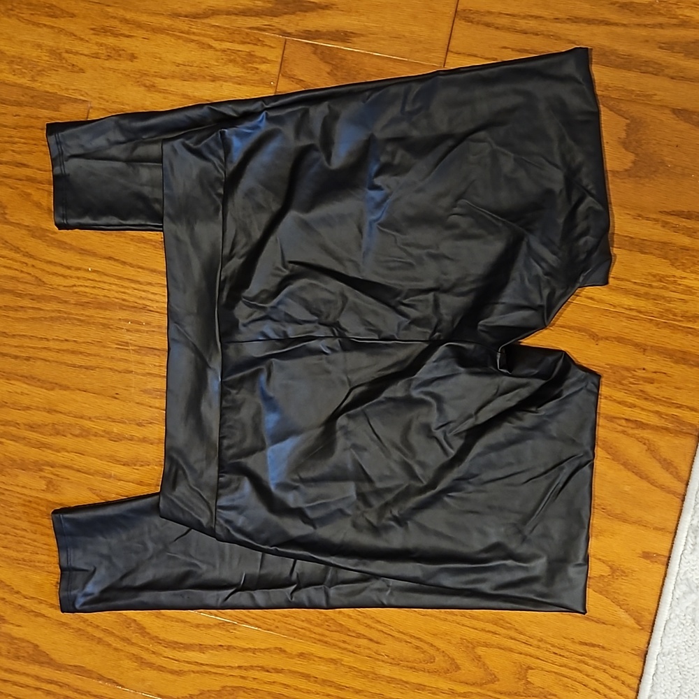Coldesina Faux Leather Pants - Picture 6 of 9